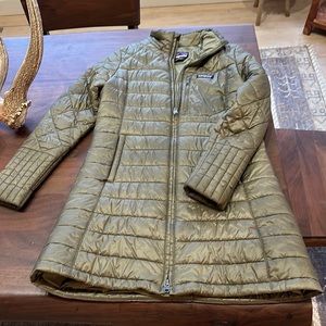 Patagonia long insulated green jacket